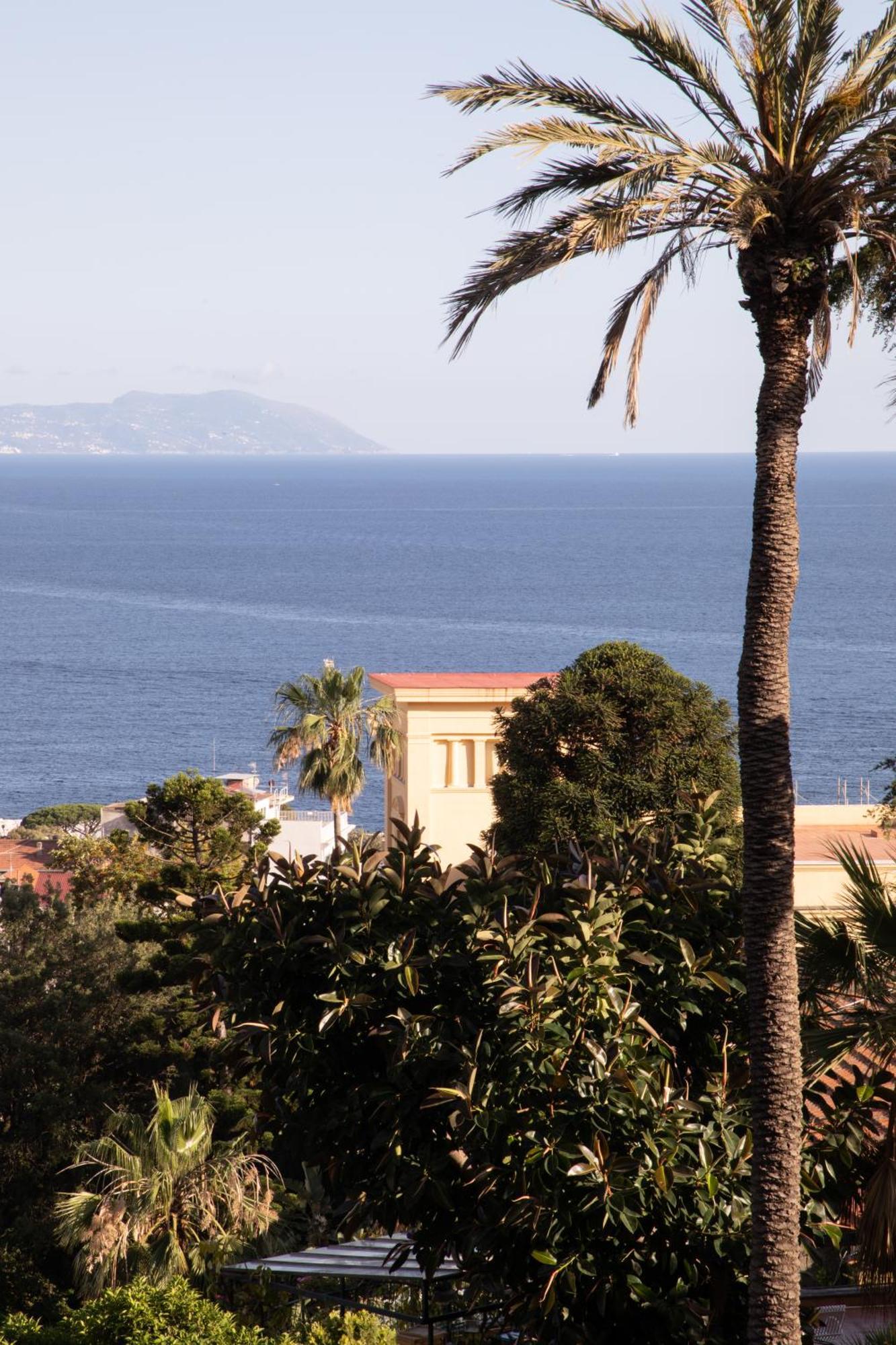 De Bonart Naples, Curio Collection By Hilton Hotel Екстериор снимка