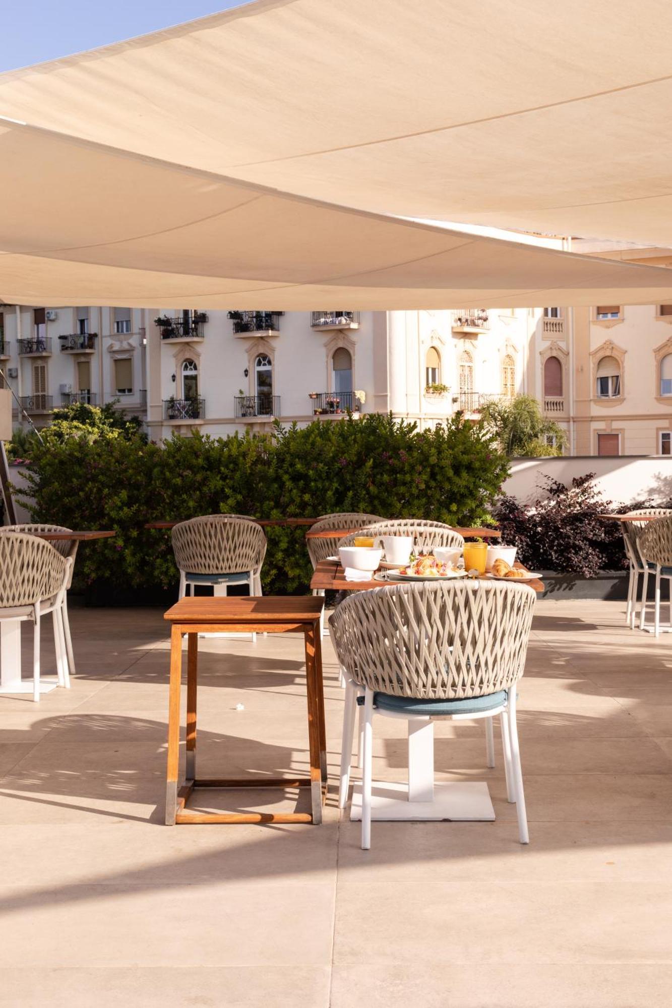 De Bonart Naples, Curio Collection By Hilton Hotel Екстериор снимка