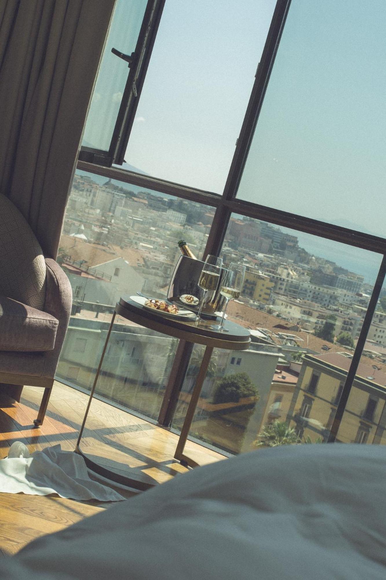 De Bonart Naples, Curio Collection By Hilton Hotel Екстериор снимка