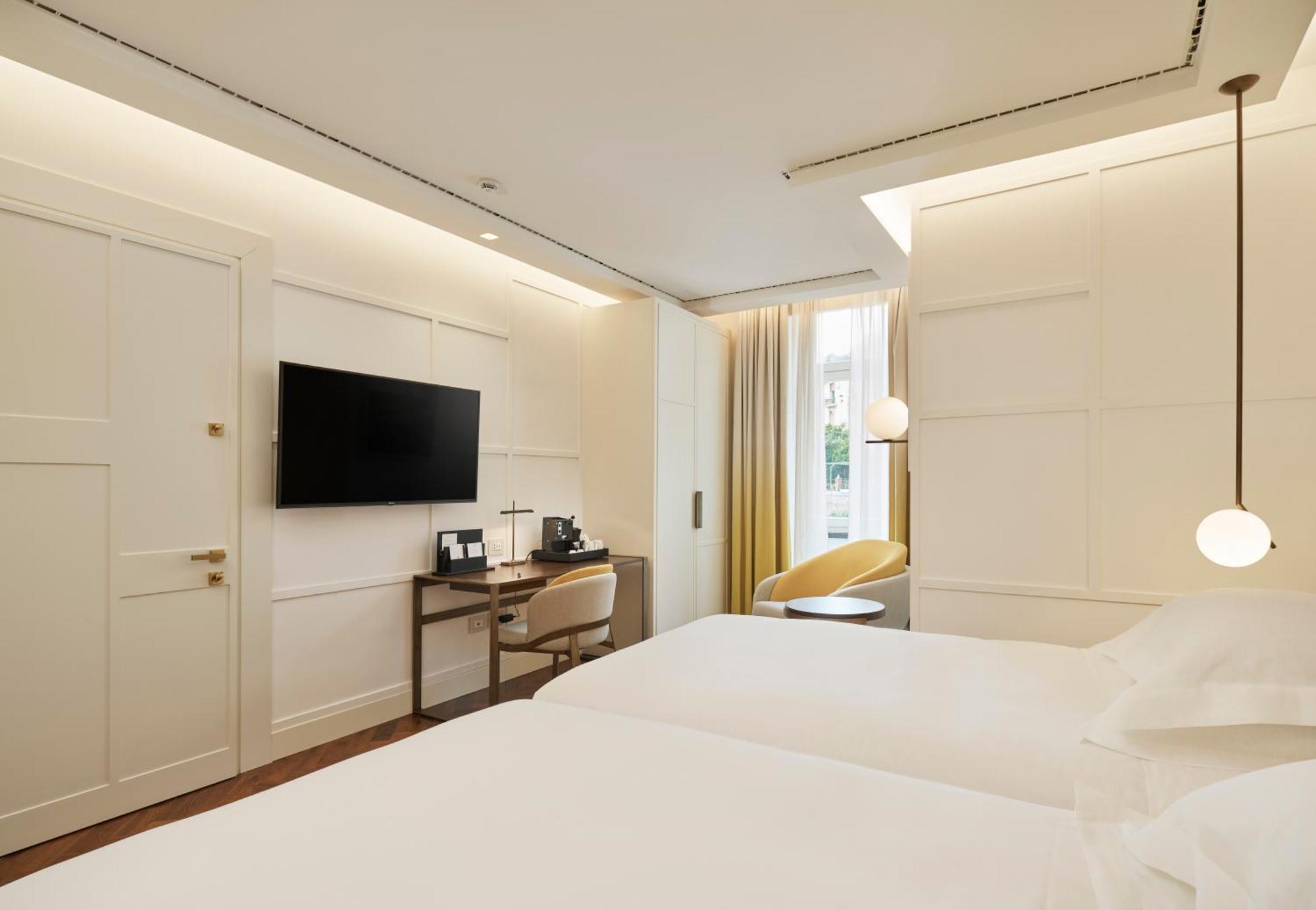 De Bonart Naples, Curio Collection By Hilton Hotel Екстериор снимка