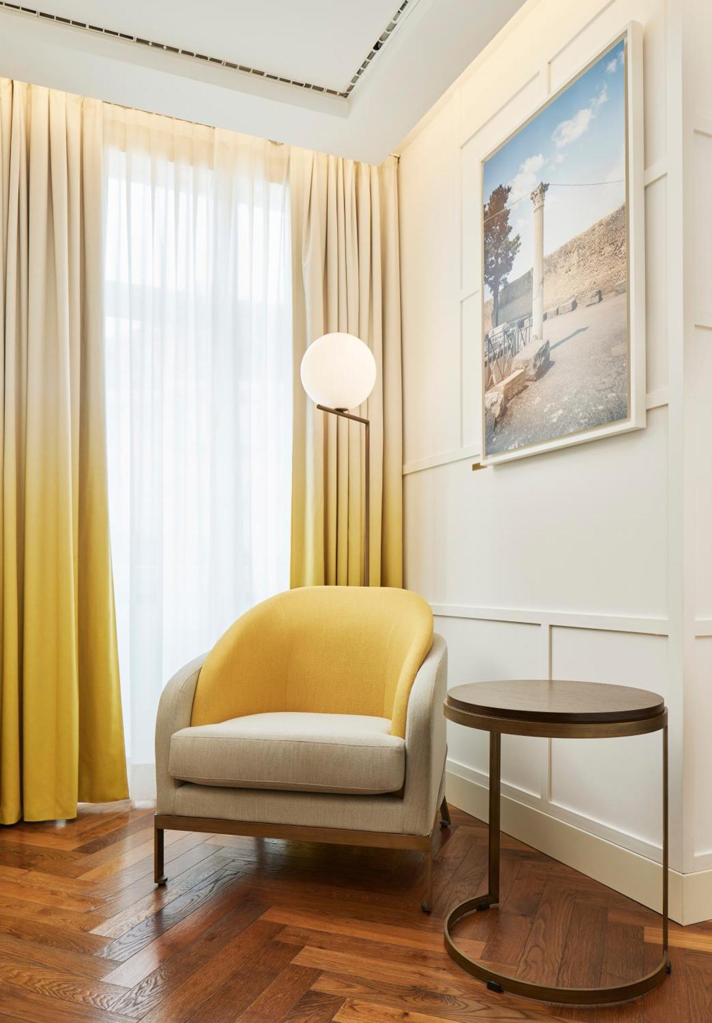 De Bonart Naples, Curio Collection By Hilton Hotel Екстериор снимка