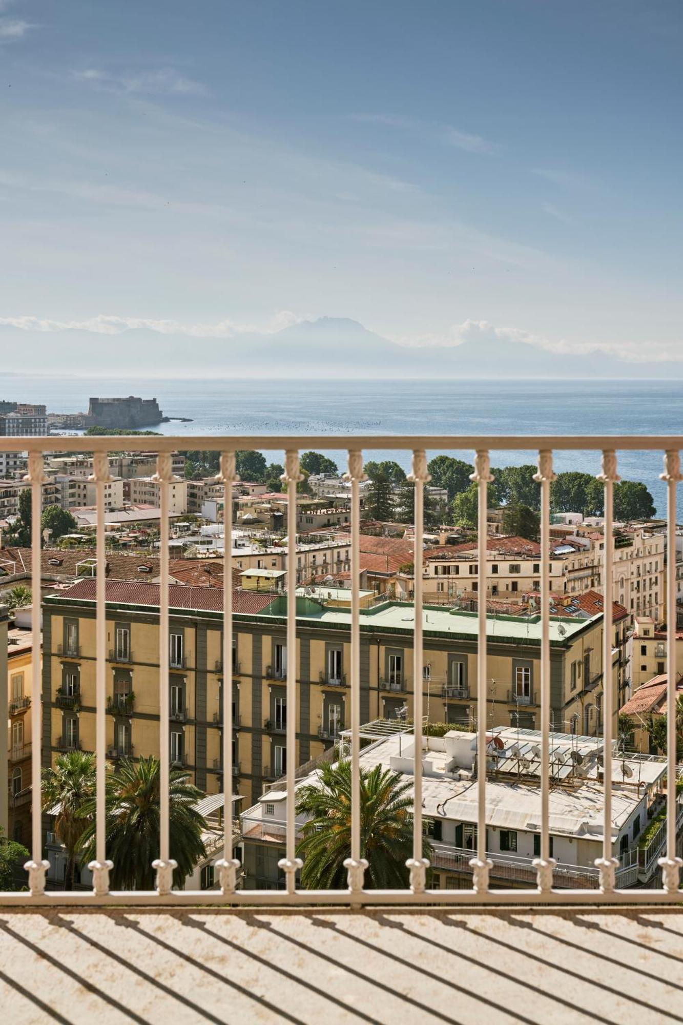 De Bonart Naples, Curio Collection By Hilton Hotel Екстериор снимка