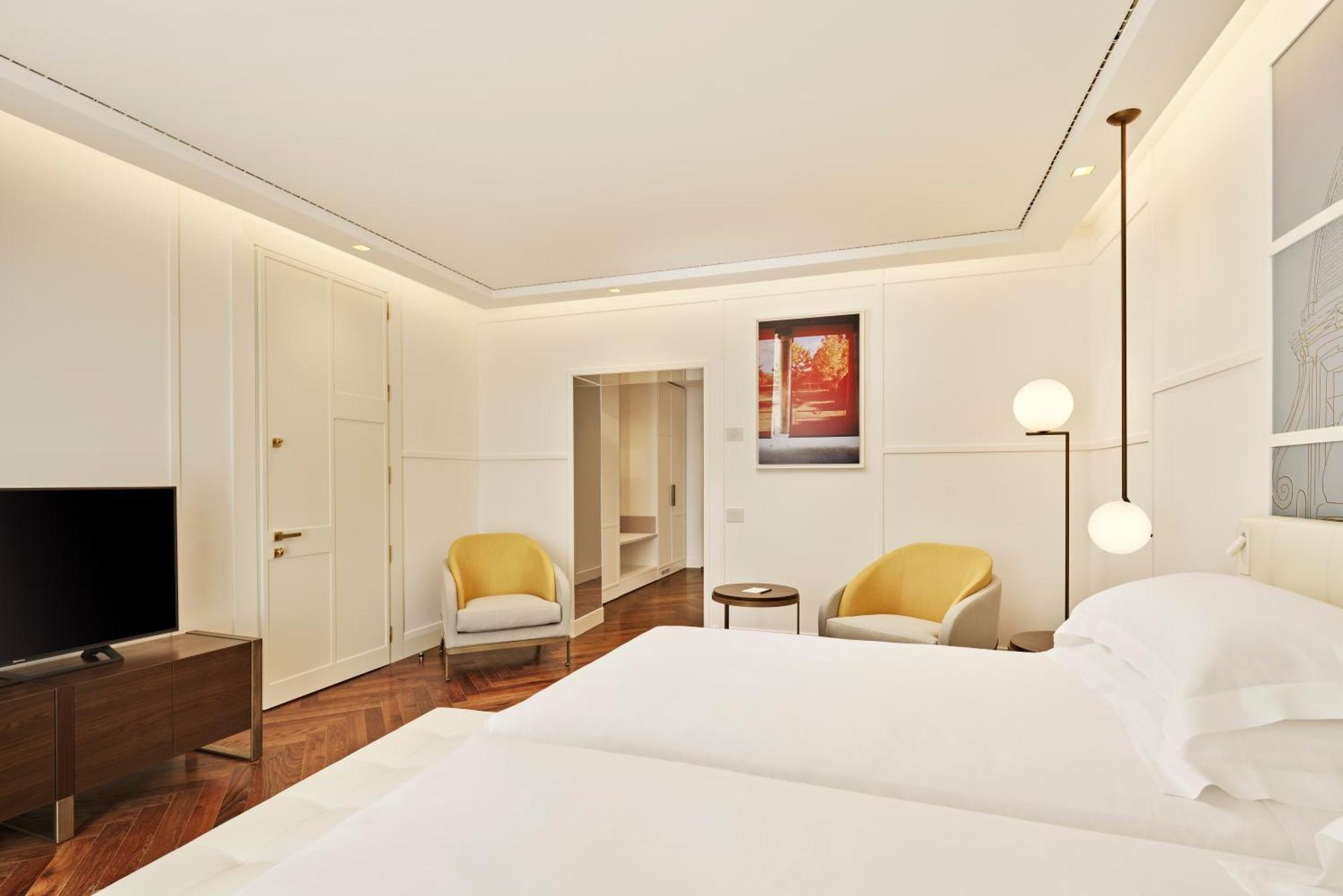 De Bonart Naples, Curio Collection By Hilton Hotel Екстериор снимка